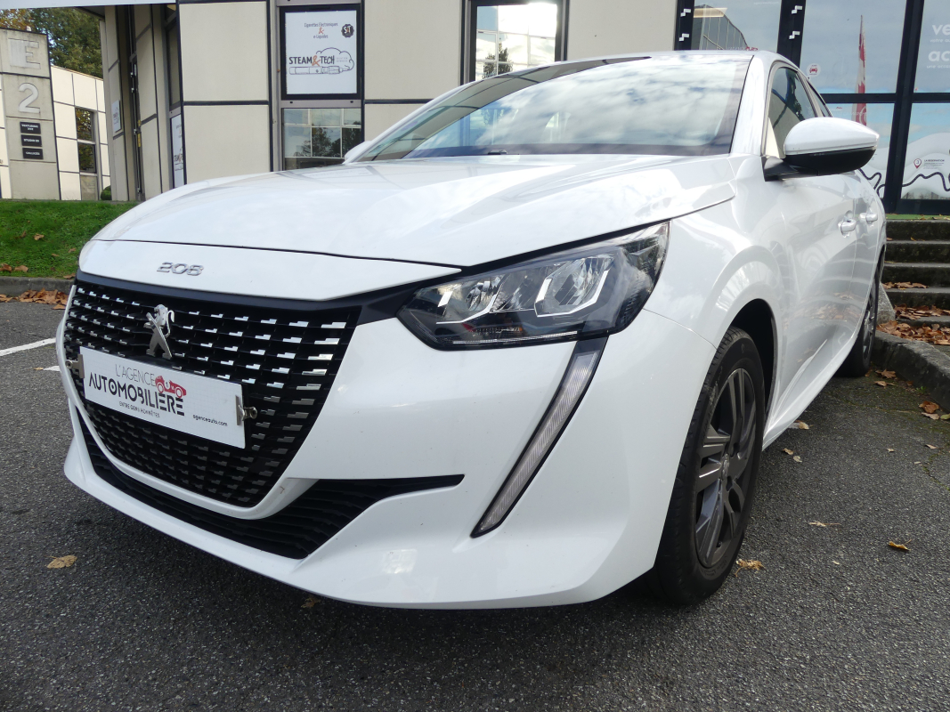 Peugeot 208 — 3