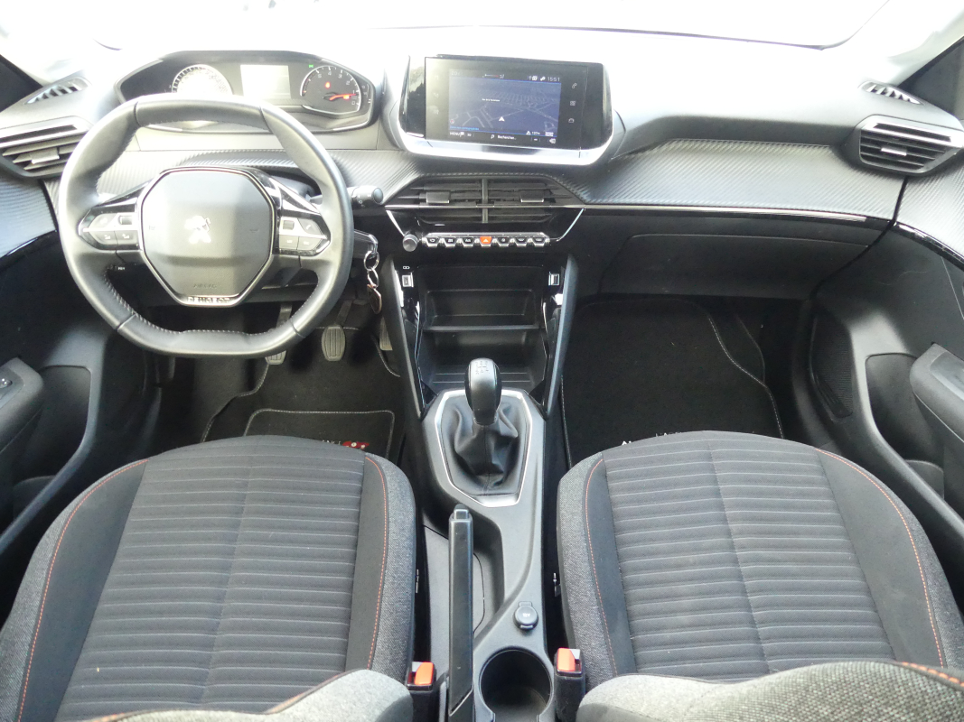 Peugeot 208 — 14