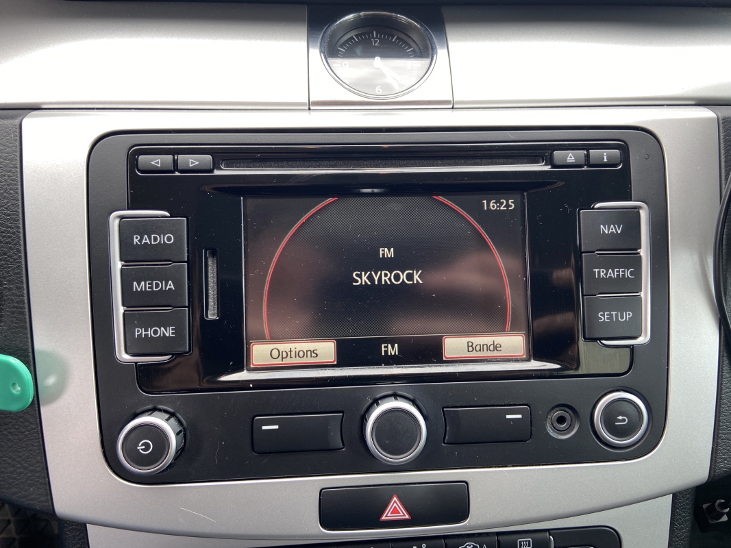 Volkswagen Passat SW — 14