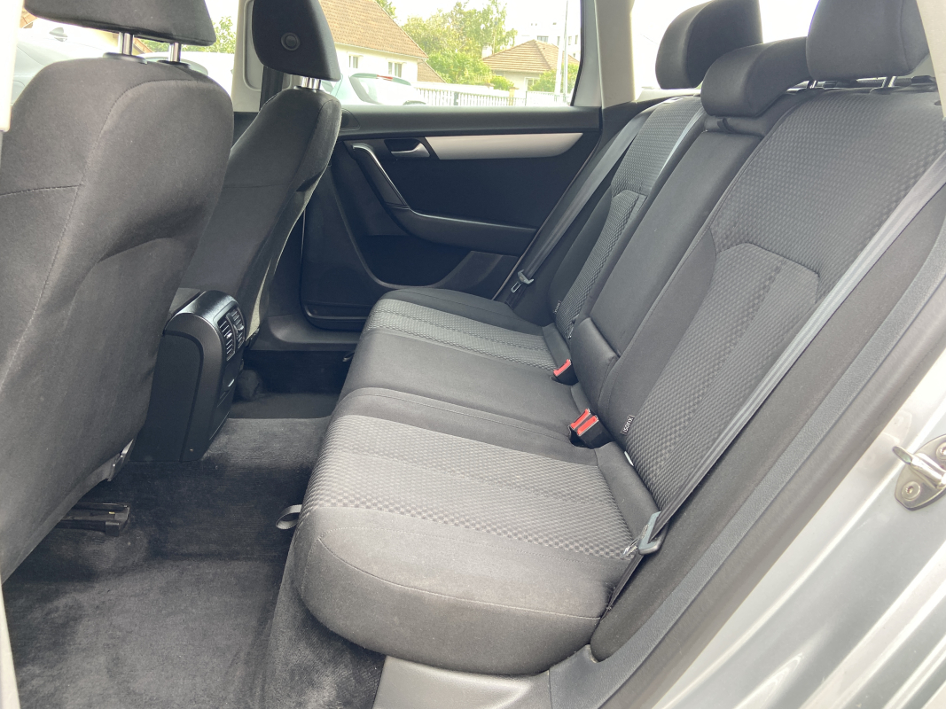 Volkswagen Passat SW — 11