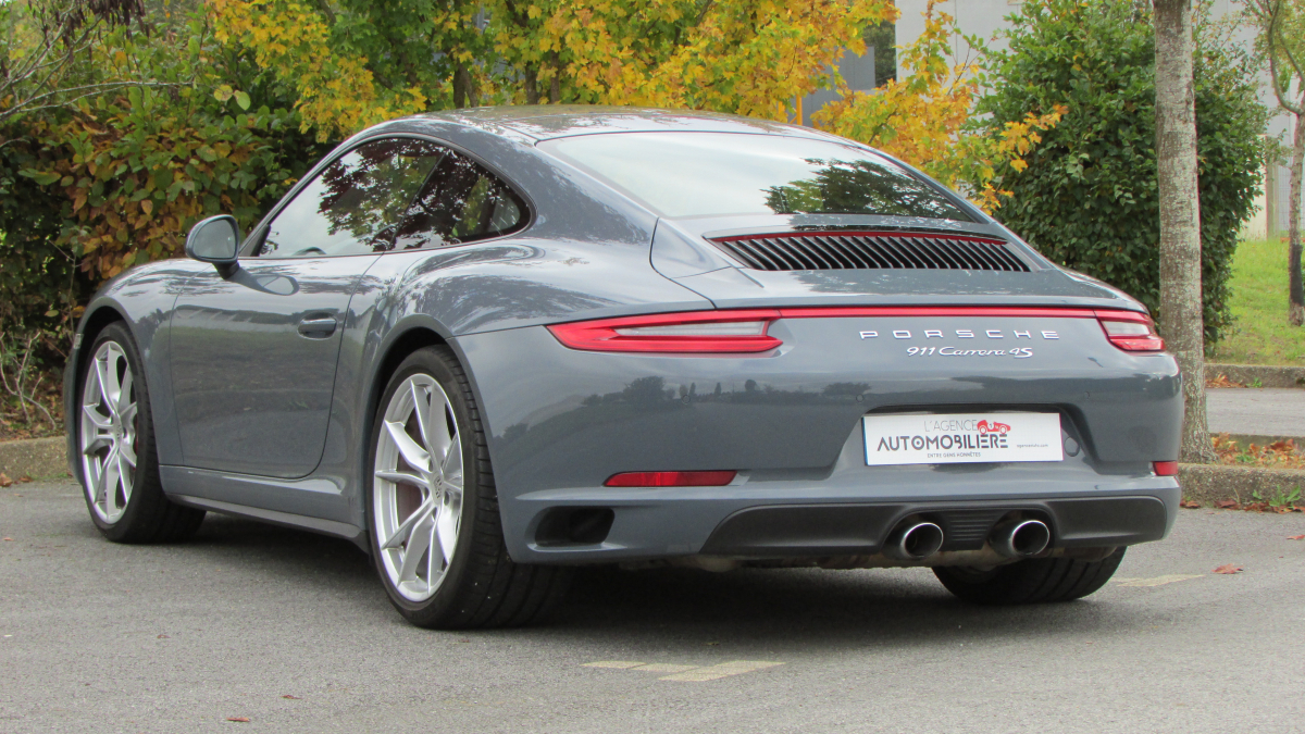 Porsche 911 — 4