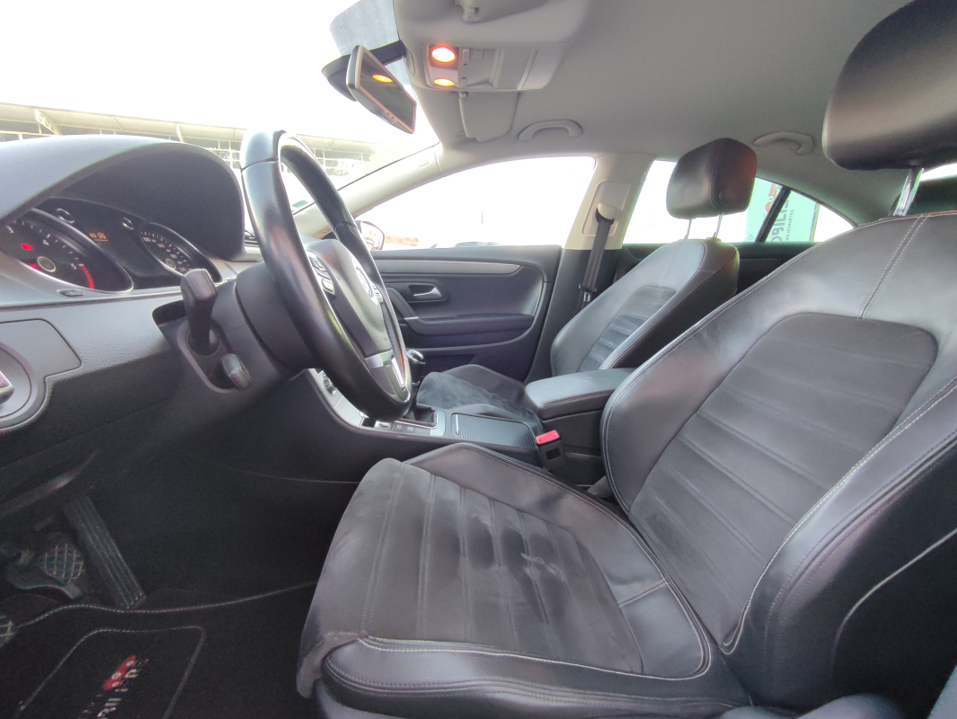 Volkswagen Passat CC — 10