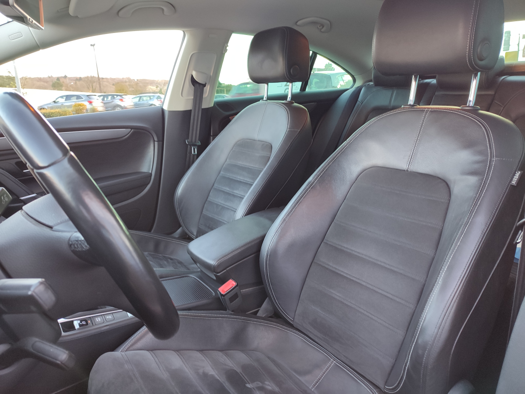 Volkswagen Passat CC — 11