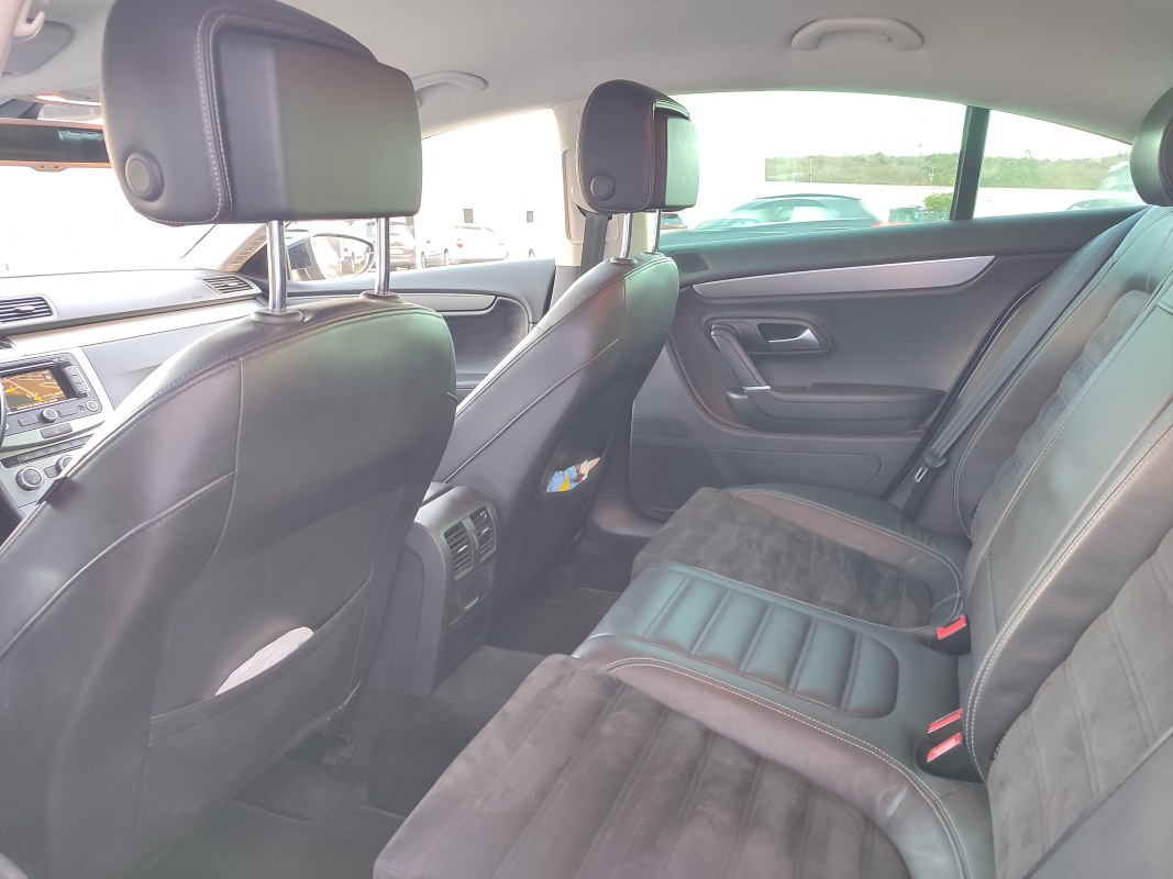 Volkswagen Passat CC — 14