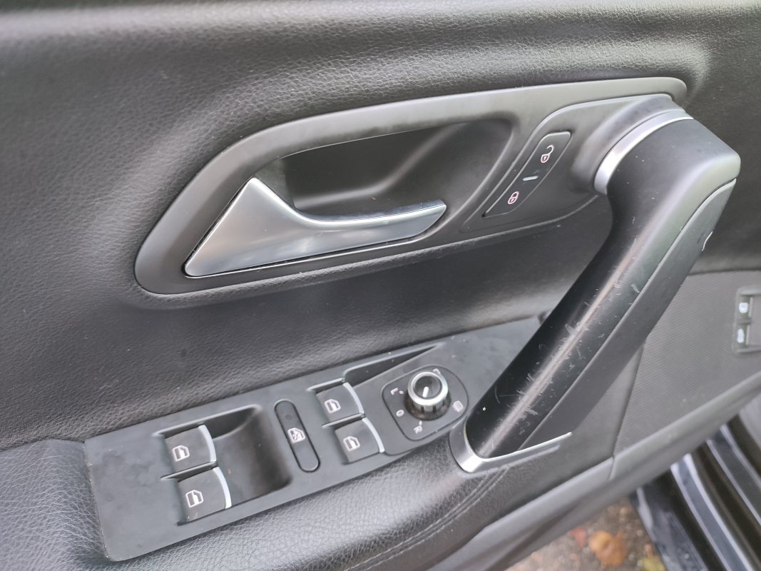 Volkswagen Passat CC — 22