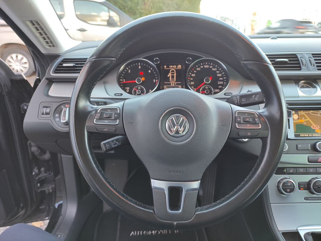 Volkswagen Passat CC — 18
