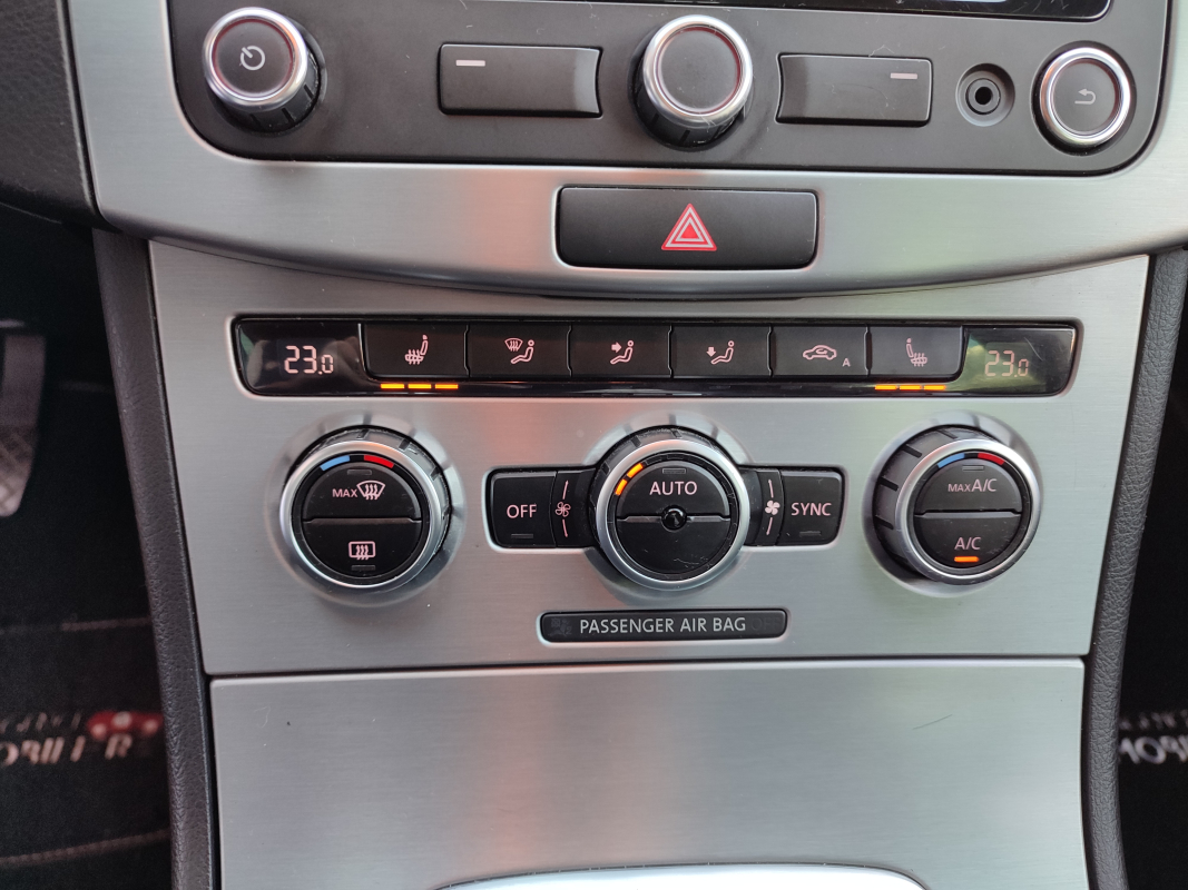 Volkswagen Passat CC — 24