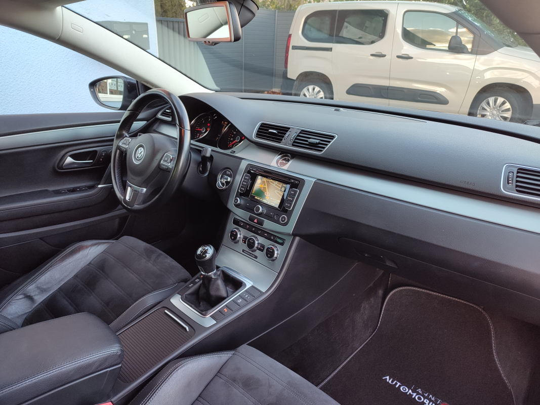 Volkswagen Passat CC — 36