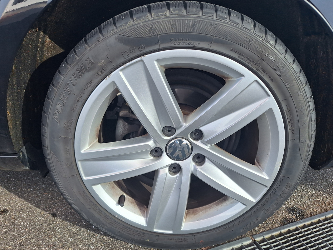 Volkswagen Passat CC — 38