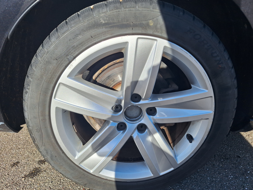 Volkswagen Passat CC — 39