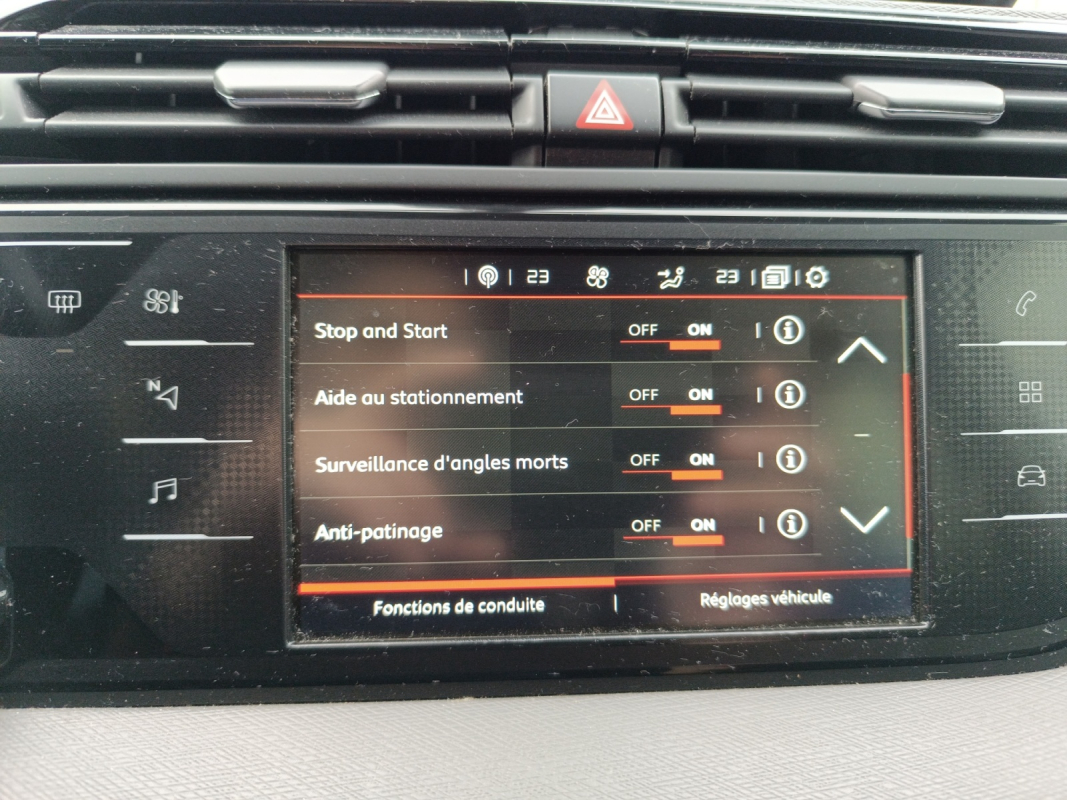 Citroen Grand C4 Picasso — 32