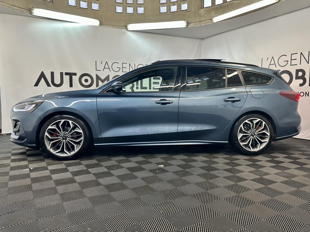 Ford Focus SW — 8