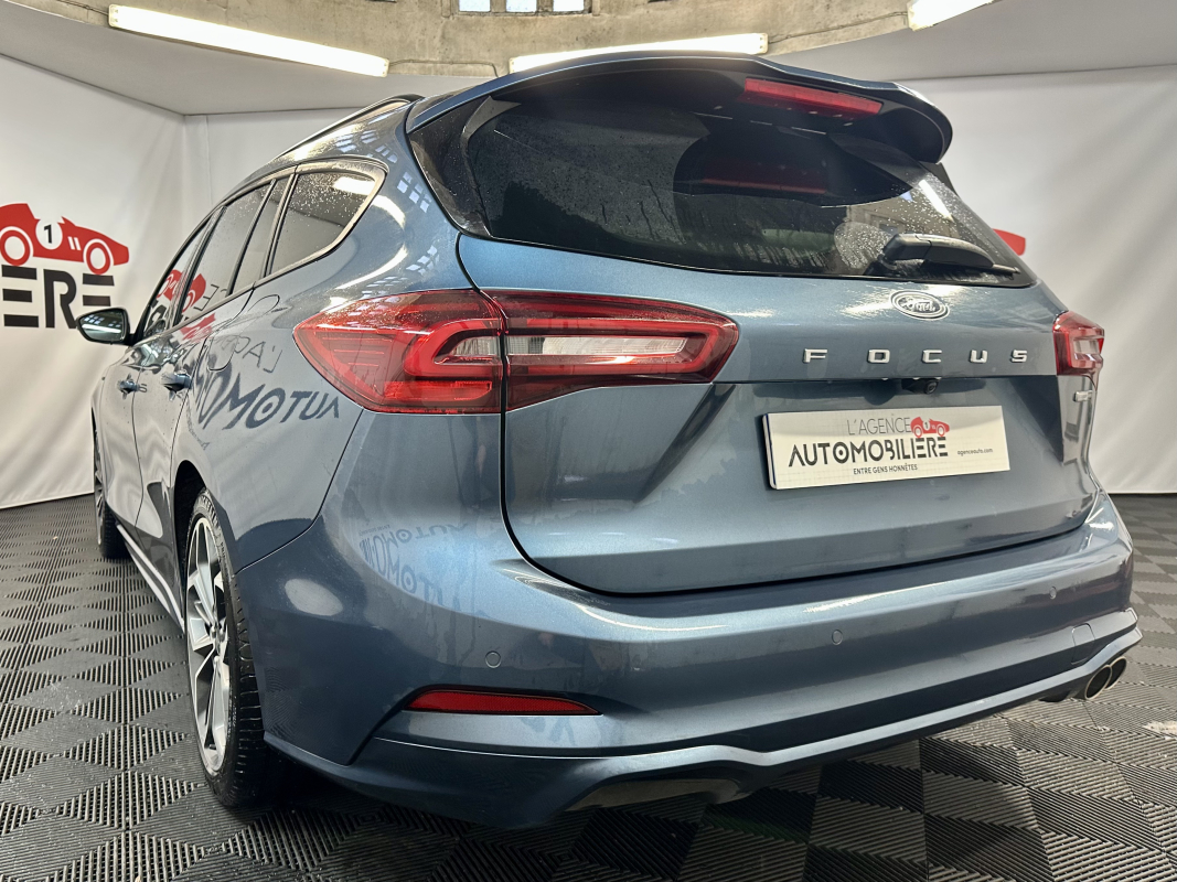 Ford Focus SW — 7