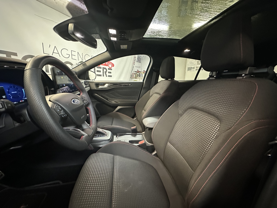 Ford Focus SW — 14