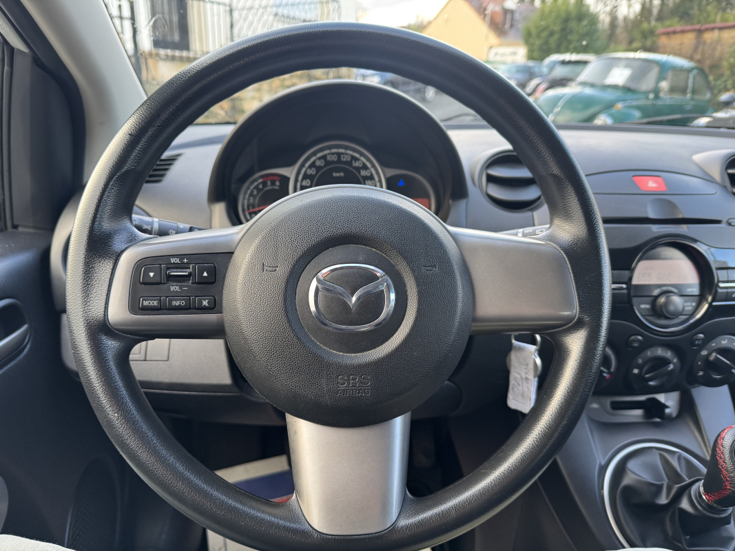 Mazda Mazda 2 — 20