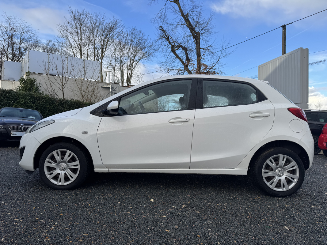 Mazda Mazda 2 — 8