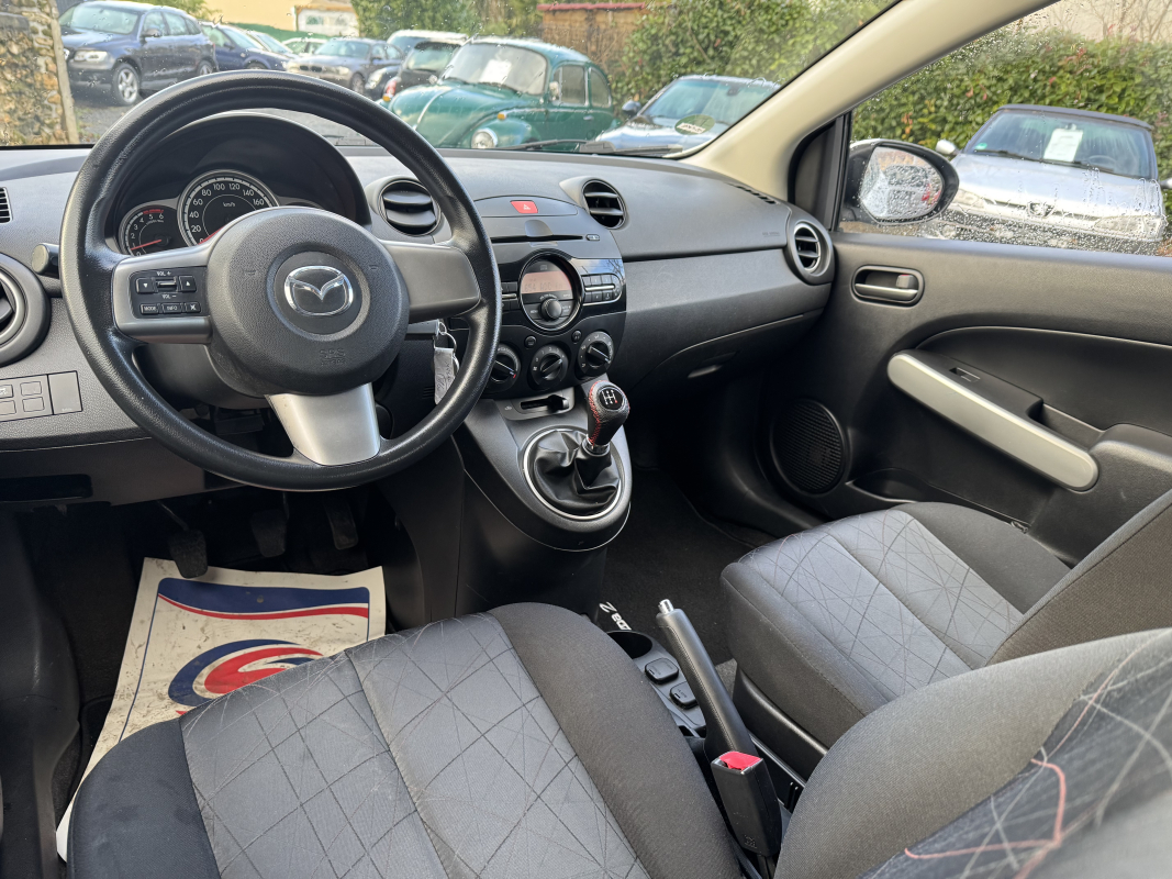 Mazda Mazda 2 — 15