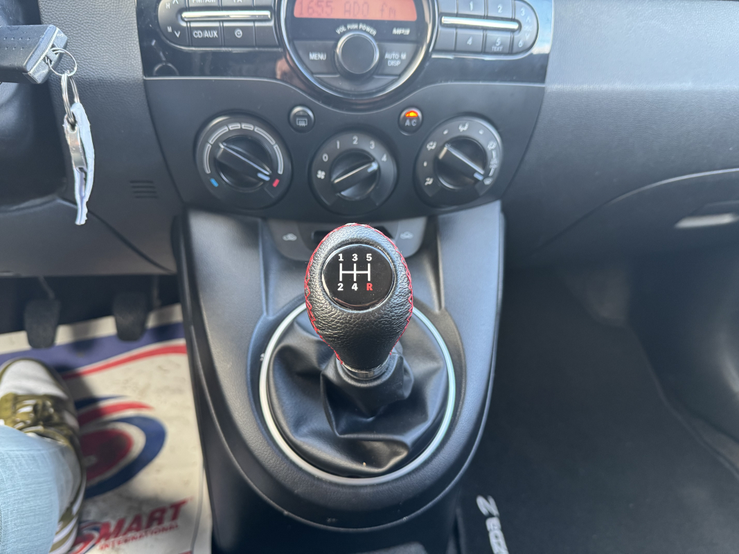 Mazda Mazda 2 — 19