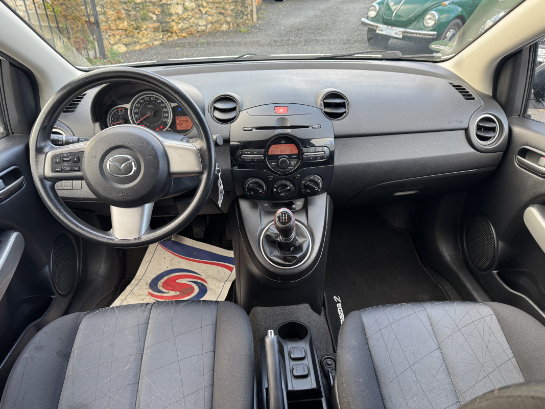 Mazda Mazda 2 — 16