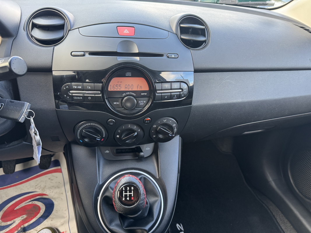 Mazda Mazda 2 — 18