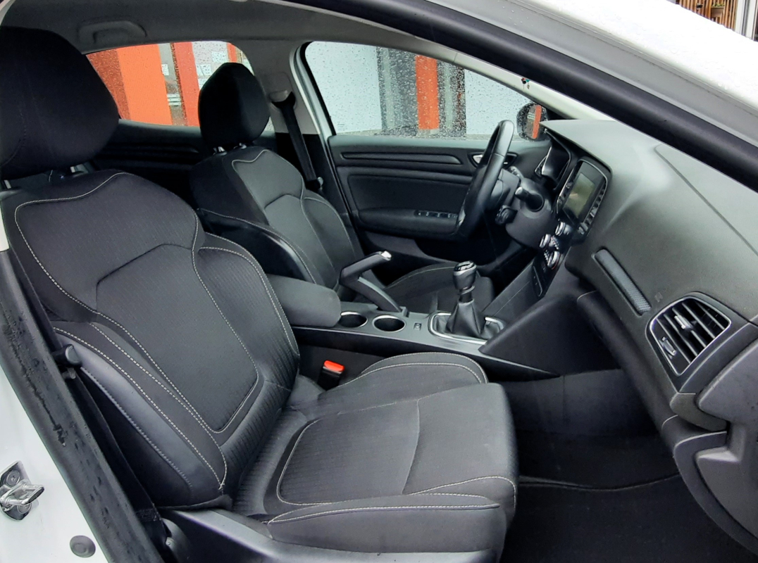 Renault Megane — 12