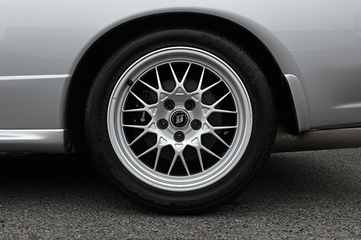 Nissan Skyline — 25