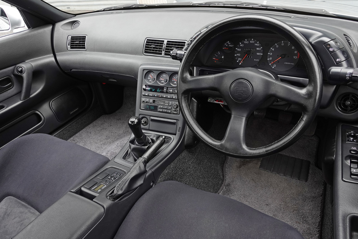 Nissan Skyline — 11