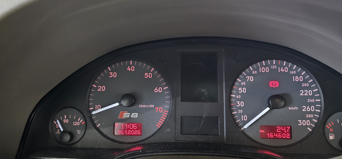 Audi S8 — 25
