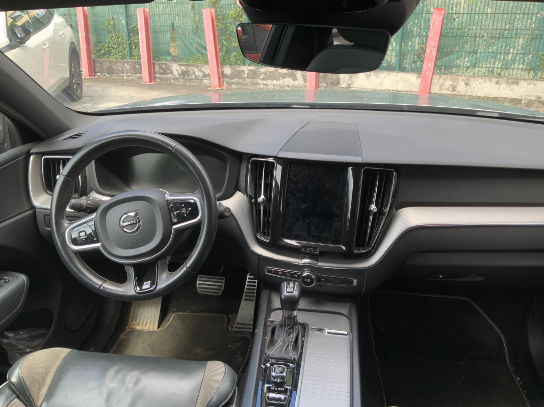 Volvo XC60 — 4