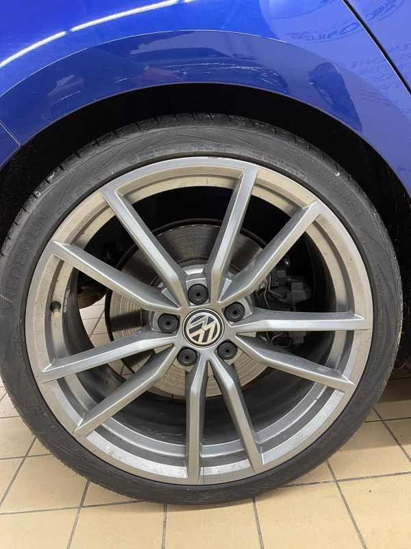 Volkswagen Golf — 40