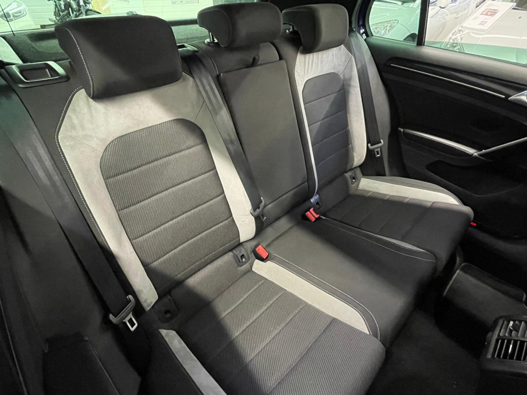 Volkswagen Golf — 24