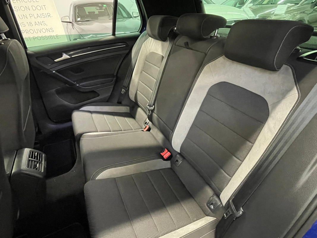 Volkswagen Golf — 25