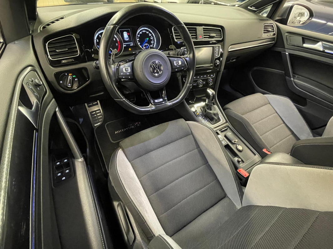 Volkswagen Golf — 14