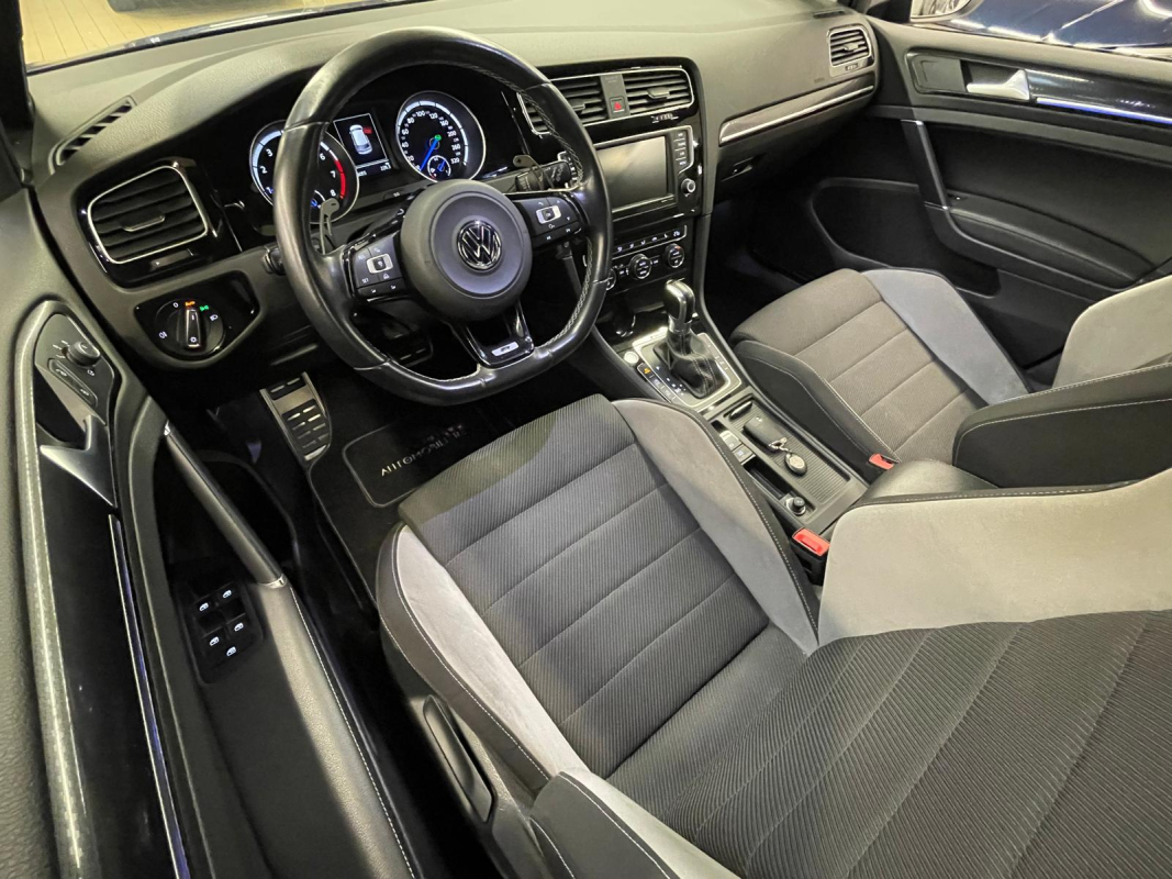 Volkswagen Golf — 15