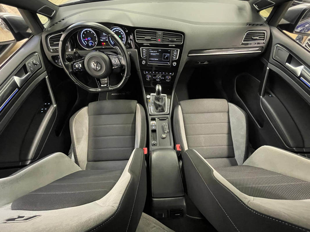 Volkswagen Golf — 19