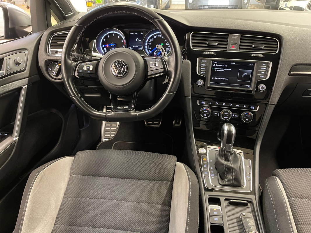Volkswagen Golf — 16