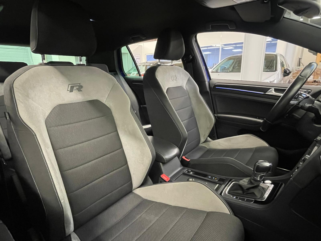 Volkswagen Golf — 23