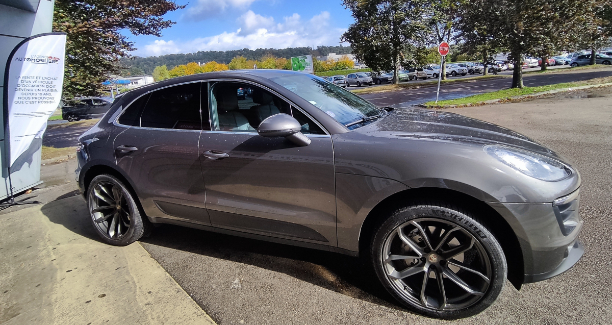 Porsche Macan — 23