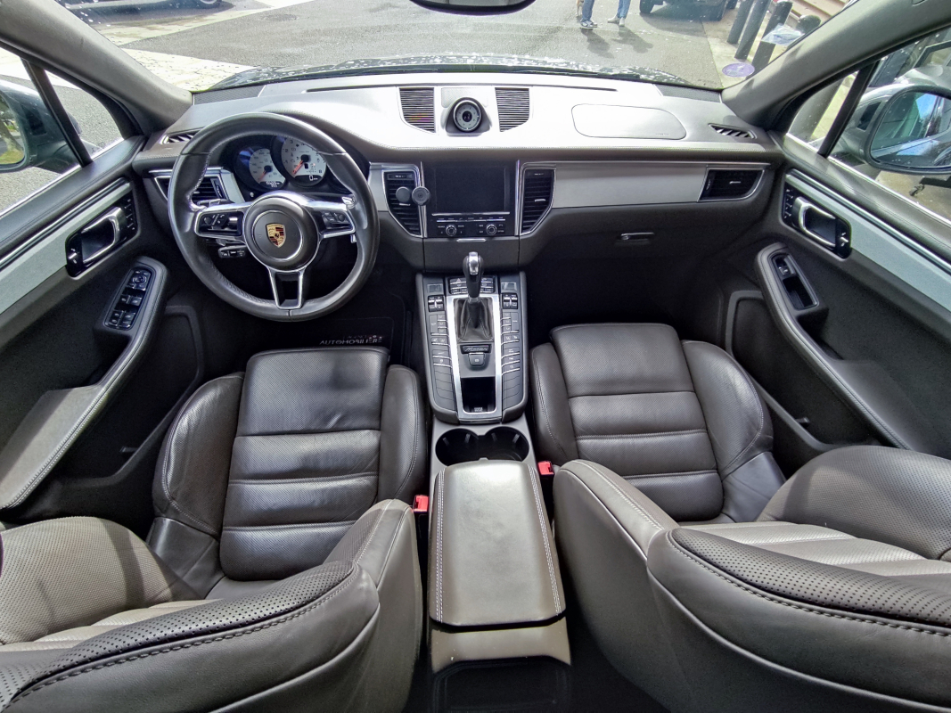 Porsche Macan — 14