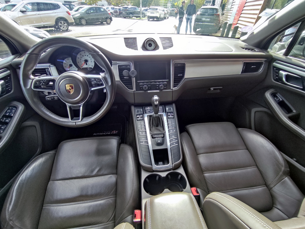 Porsche Macan — 15