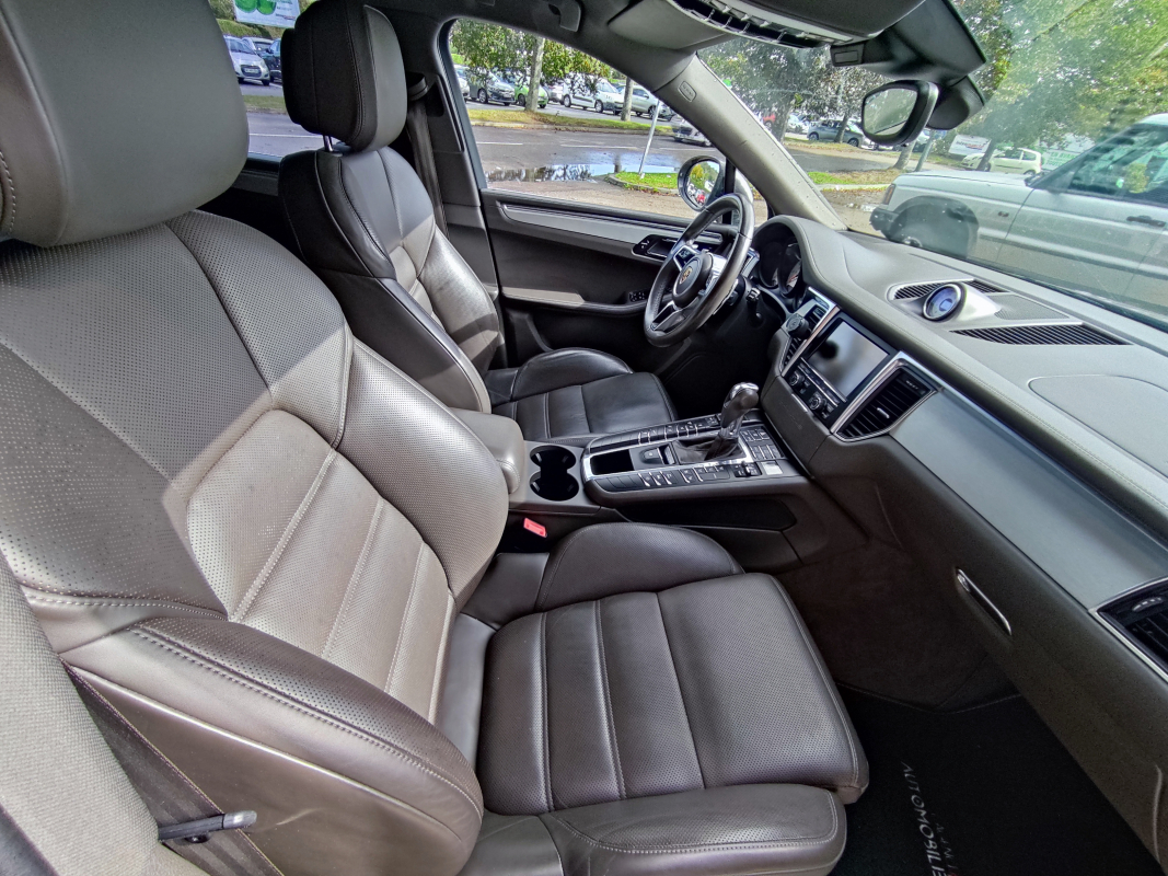 Porsche Macan — 12