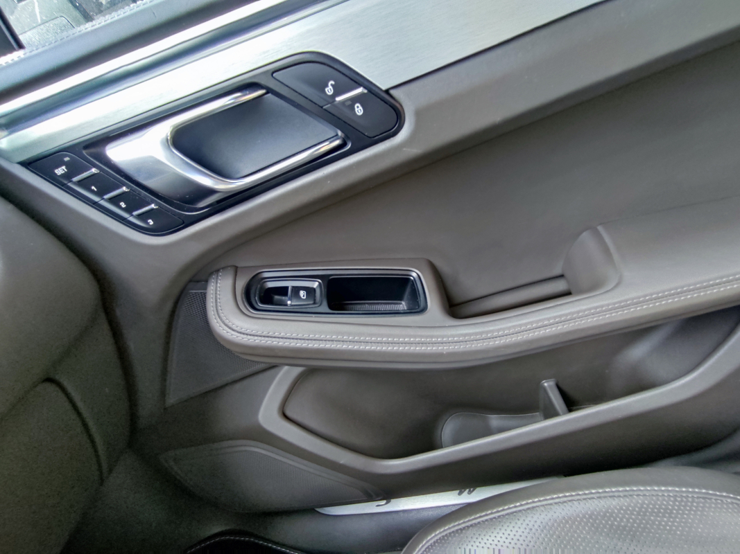 Porsche Macan — 27