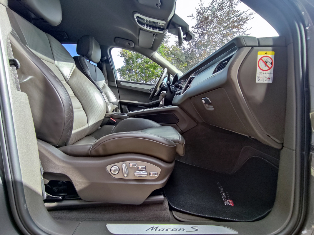 Porsche Macan — 25