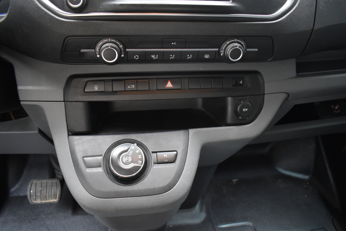 Peugeot Expert — 12