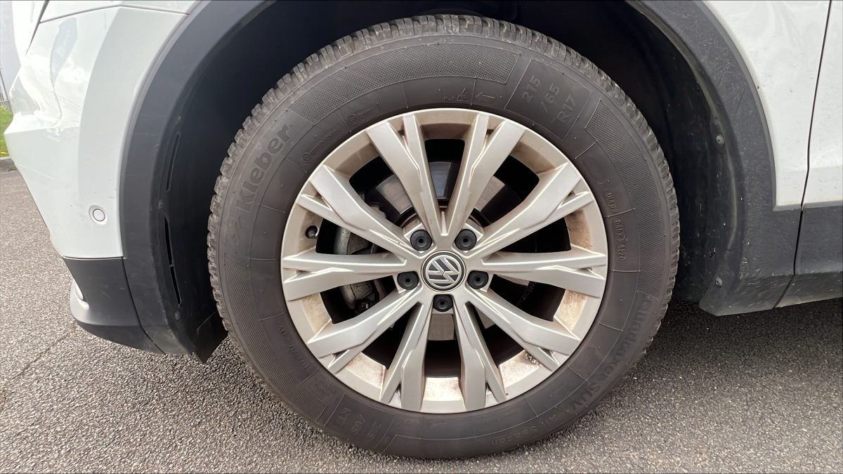 Volkswagen Tiguan — 12