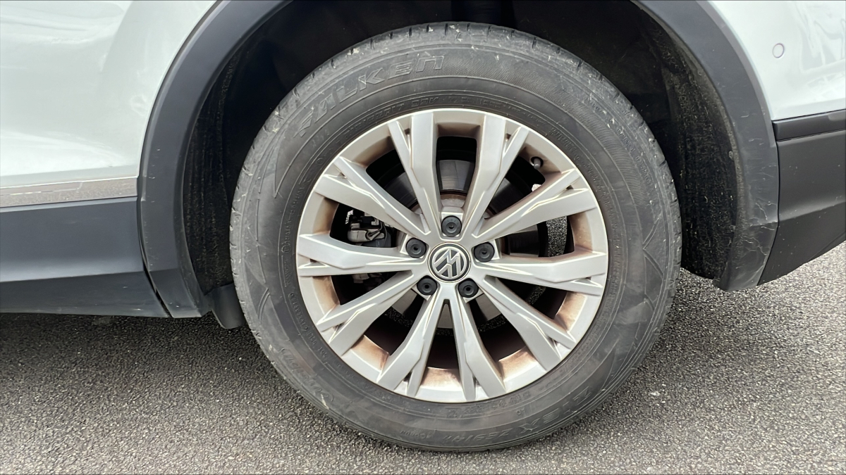 Volkswagen Tiguan — 37