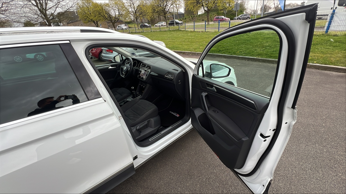 Volkswagen Tiguan — 18
