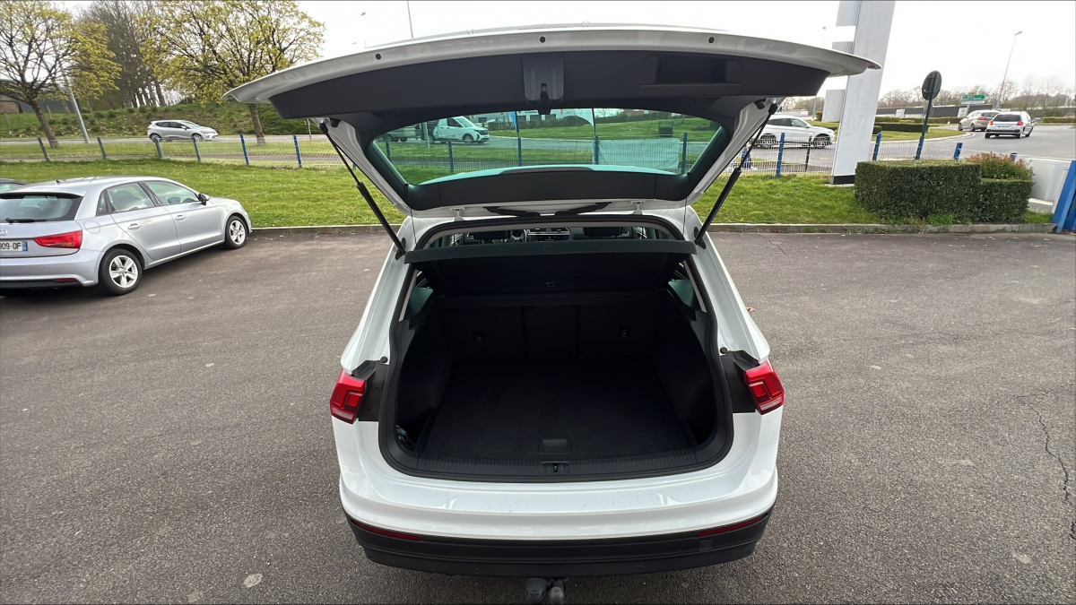 Volkswagen Tiguan — 23