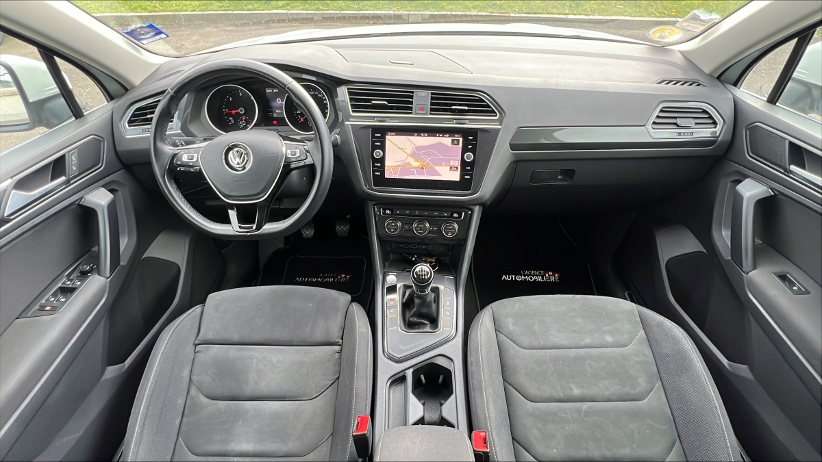 Volkswagen Tiguan — 14