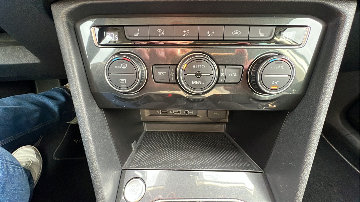 Volkswagen Tiguan — 33
